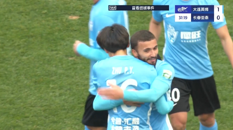 19歲朱鵬宇中超處子球！大連英博1-0領(lǐng)先長春亞泰，馬萊萊助攻