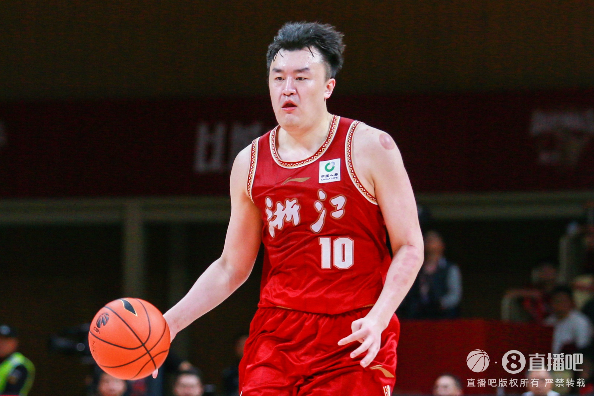 狀態(tài)火熱！劉澤一半場(chǎng)7投5中貢獻(xiàn)11分9板0失誤 正負(fù)值+15
