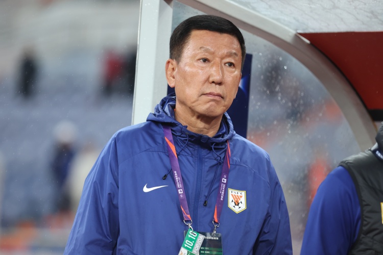 崔康熙：間歇期被抽調(diào)了很多球員訓(xùn)練受影響，國腳每人狀態(tài)不同