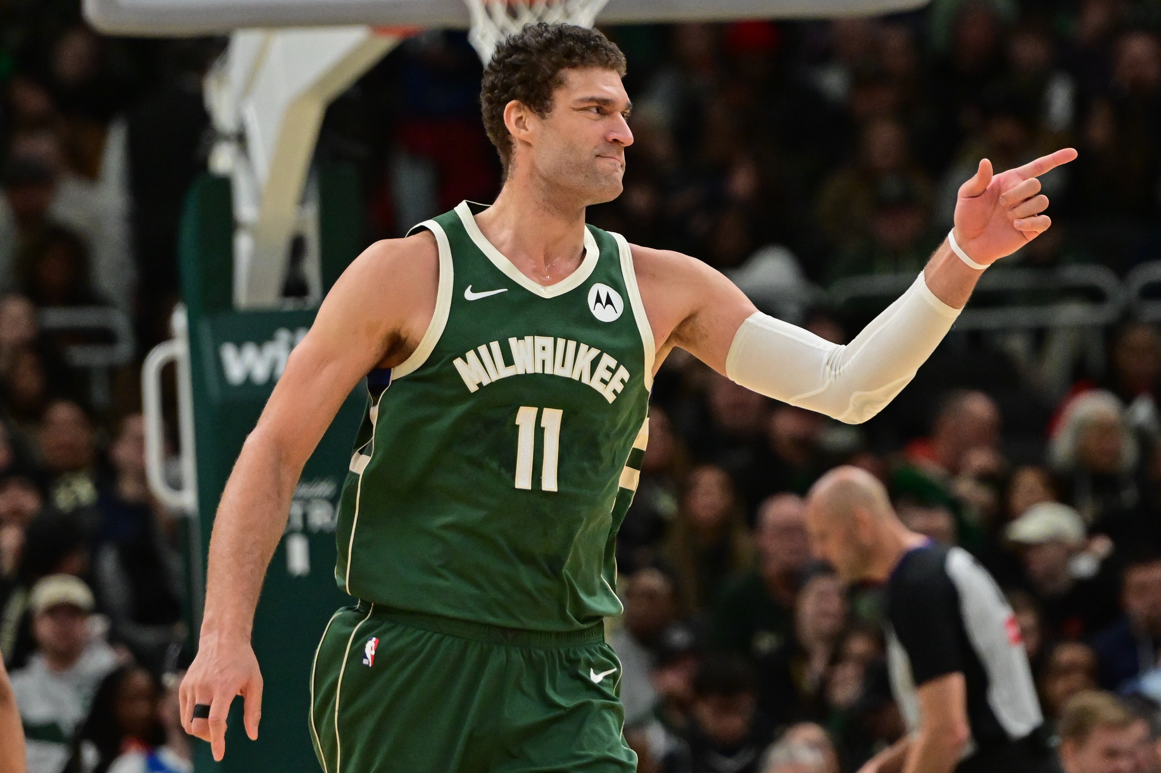 3B中鋒！大洛佩茲蓋帽數(shù)2038次超越加內(nèi)特 升至NBA歷史第18位