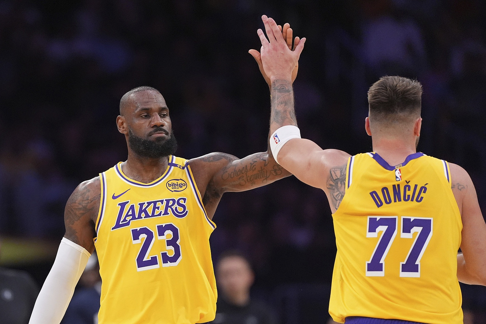 ESPN只聊湖勇？A-史密斯：巴克利是媒體人但根本不懂人們愛(ài)看什么